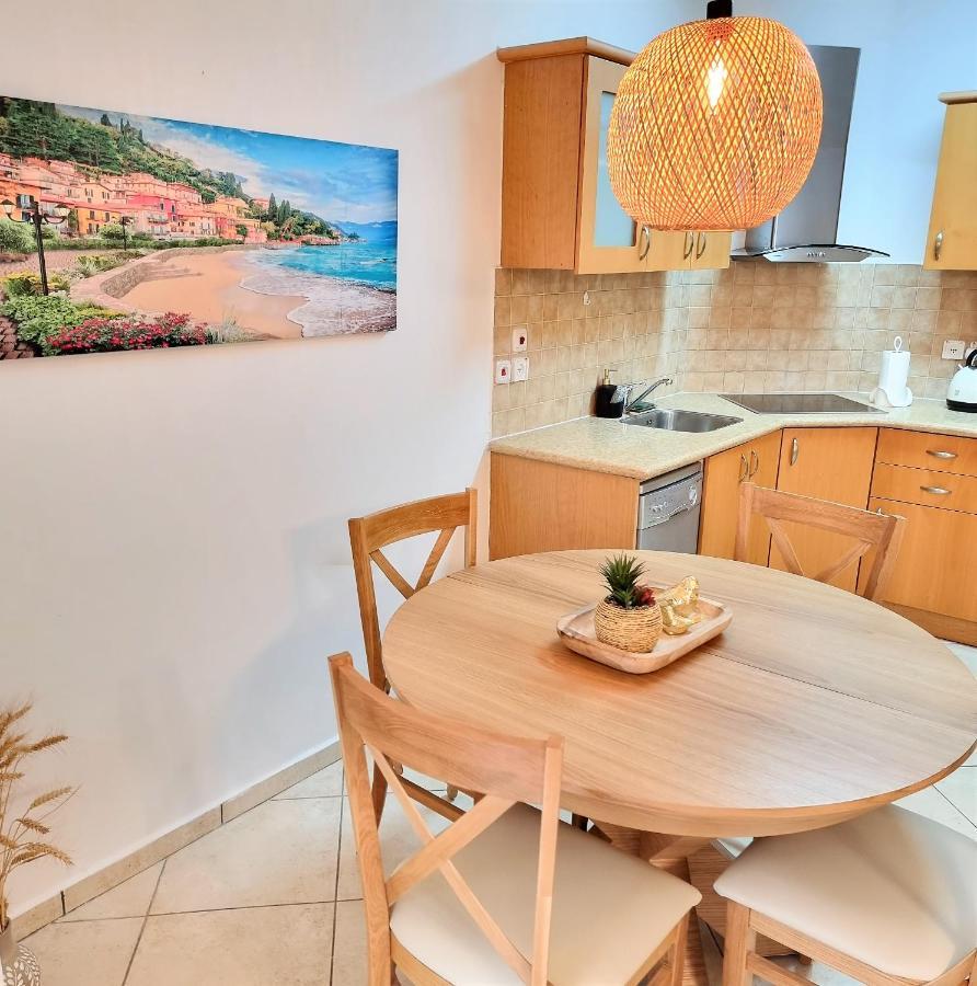 Two Bed Room Apartment 5 Min Walk To The Beach Ейлат Екстер'єр фото