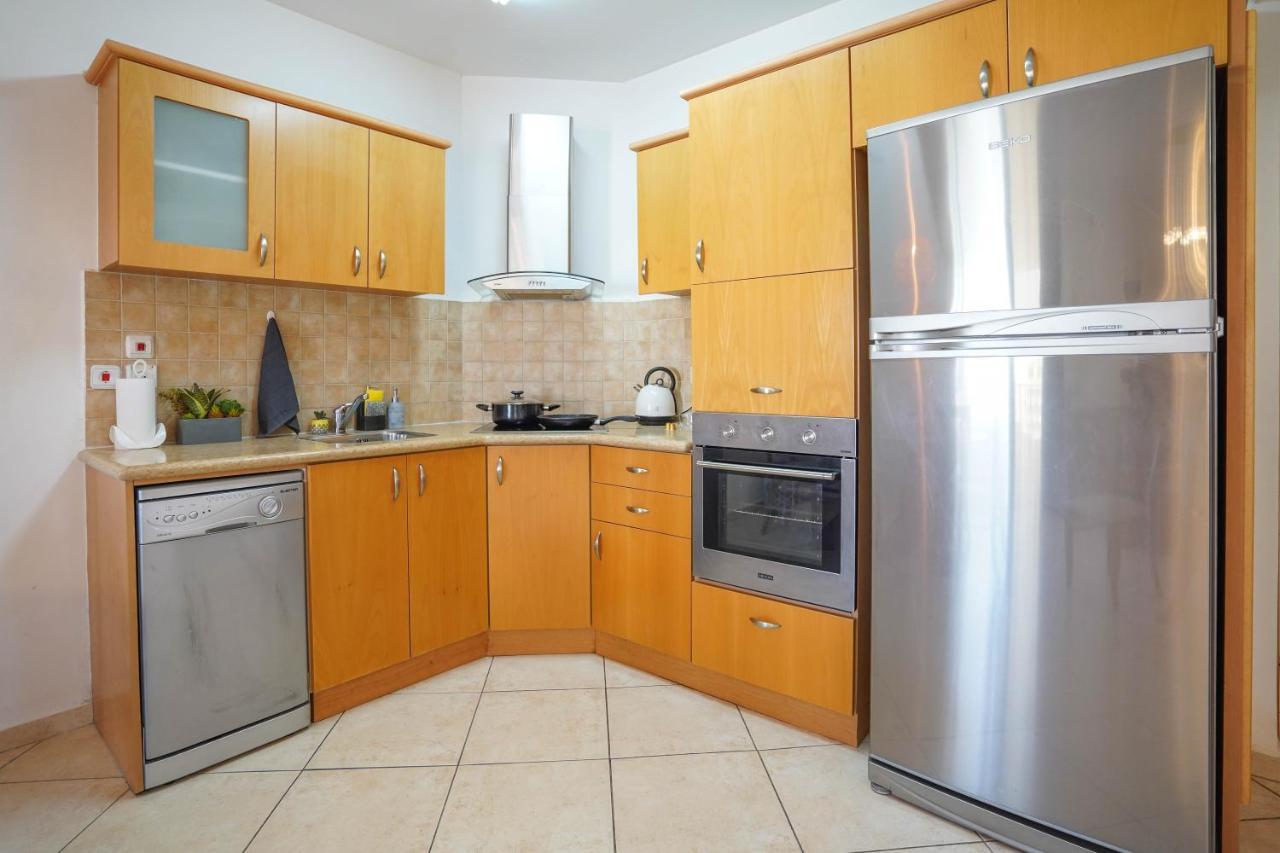 Two Bed Room Apartment 5 Min Walk To The Beach Ейлат Екстер'єр фото