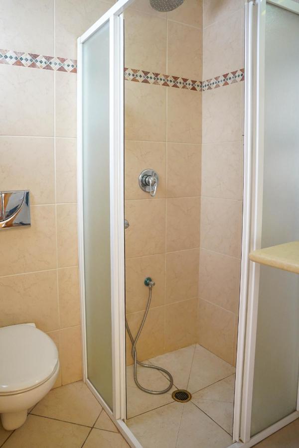 Two Bed Room Apartment 5 Min Walk To The Beach Ейлат Екстер'єр фото