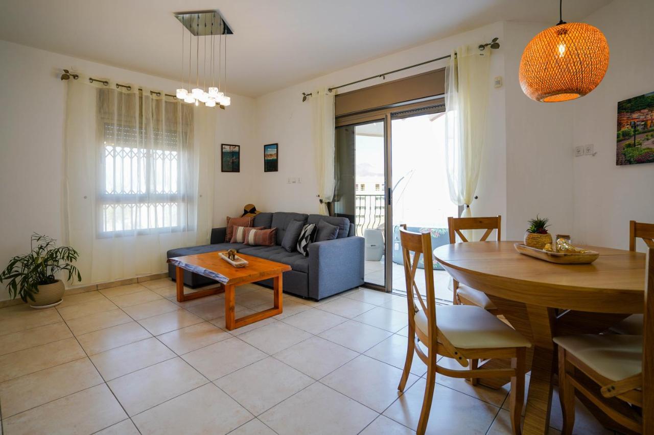Two Bed Room Apartment 5 Min Walk To The Beach Ейлат Екстер'єр фото