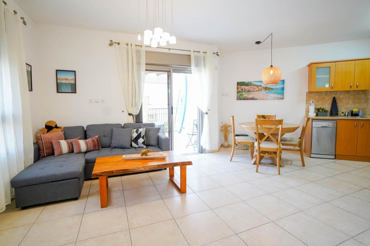 Two Bed Room Apartment 5 Min Walk To The Beach Ейлат Екстер'єр фото
