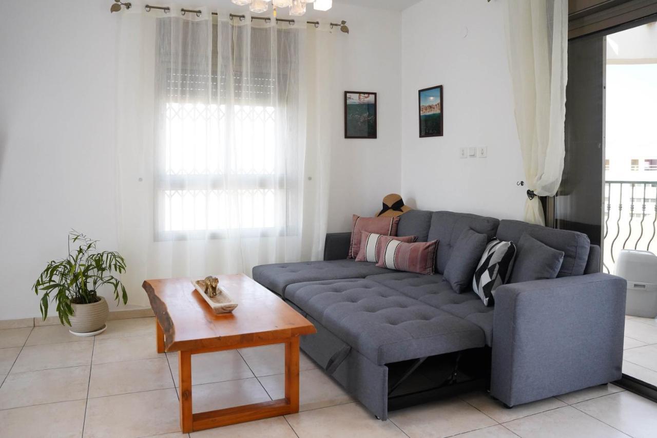 Two Bed Room Apartment 5 Min Walk To The Beach Ейлат Екстер'єр фото