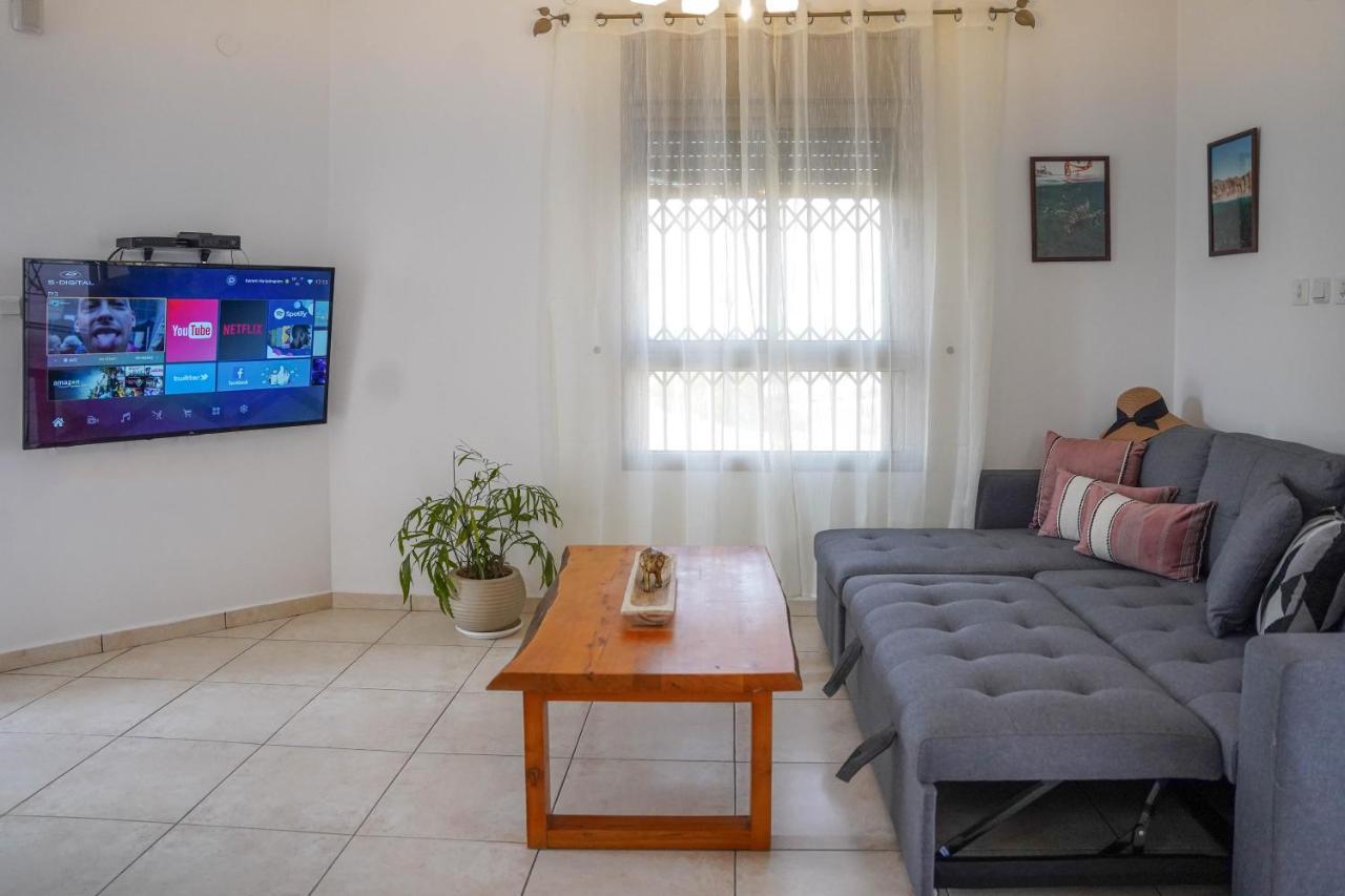 Two Bed Room Apartment 5 Min Walk To The Beach Ейлат Екстер'єр фото